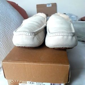 Men UGG slippers size 9